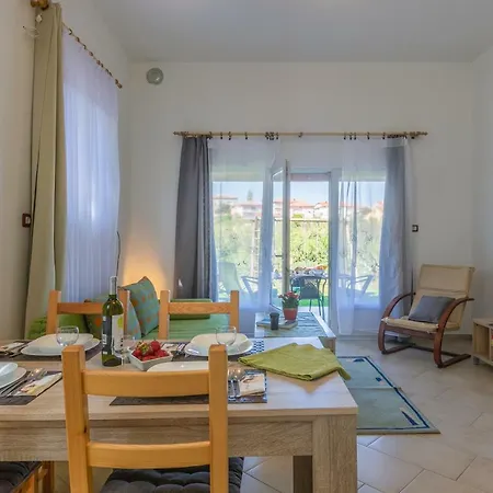 Apartment Green Garden Pula